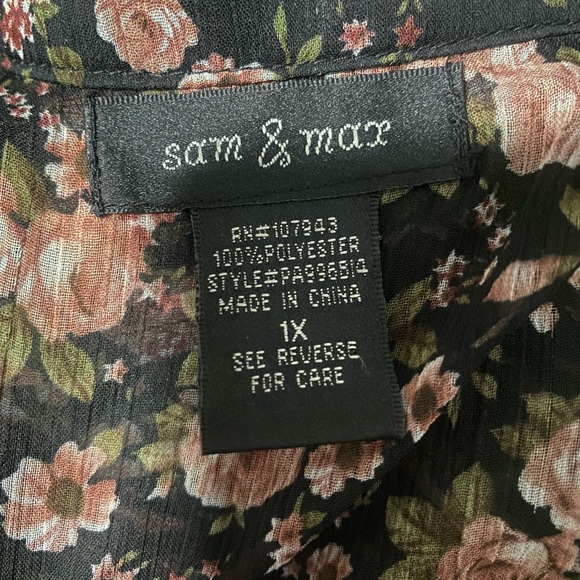 Sam & Max Floral Sheer Button Up 1X - Picture 4 of 4